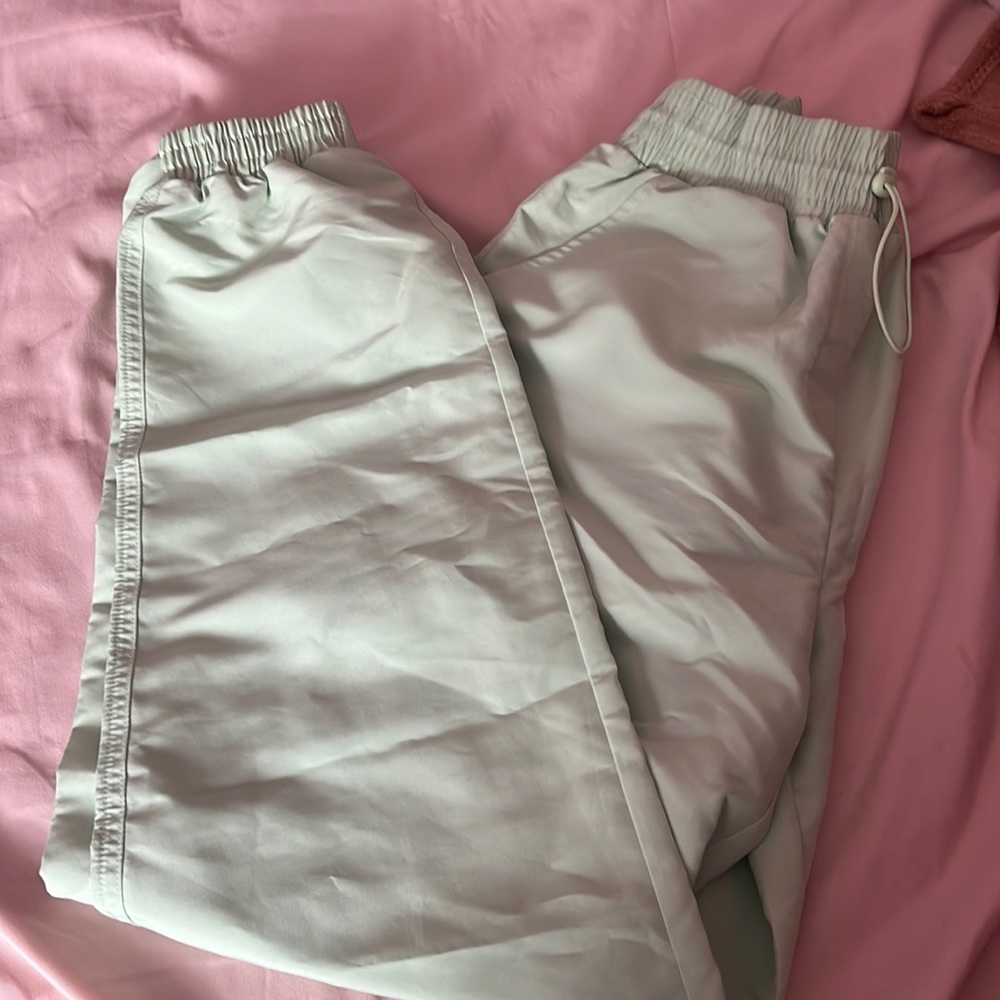 xs light green windbreaker cargos